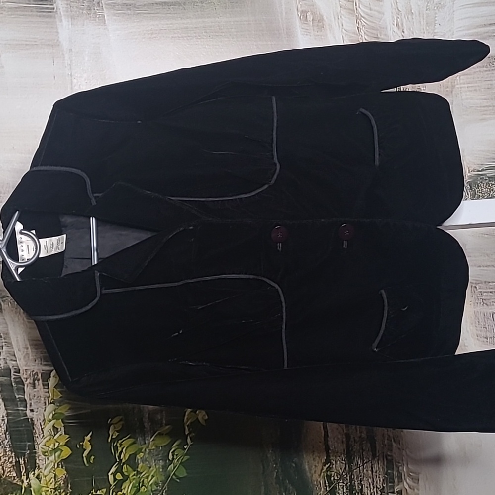 Studio M Women 10 super sharp black business suit coat jacket blazer accent trim